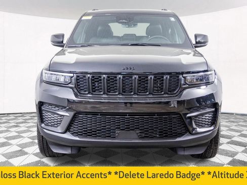 New 2025 Jeep Grand Cherokee Altitude image 6