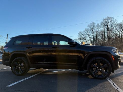 Used 2021 Jeep Grand Cherokee L Laredo image 3