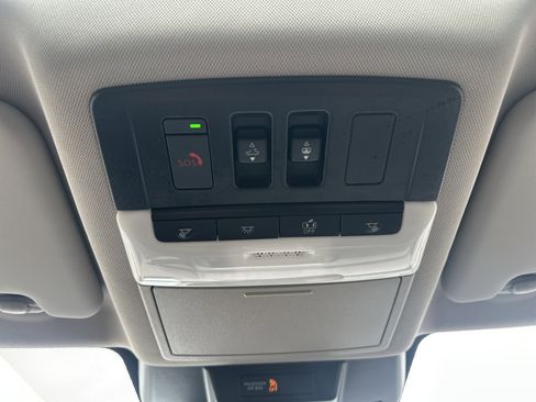 Used 2023 Nissan Rogue SV w/ SV Premium B Package AWD/4WD image 30