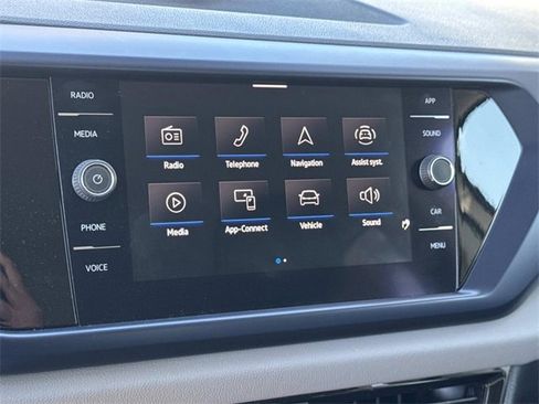 Used 2022 Volkswagen Taos SE image 11