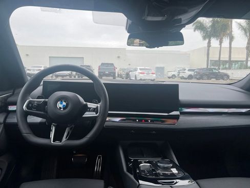 Used 2026 BMW 530i w/ M Sport Package RWD image 11