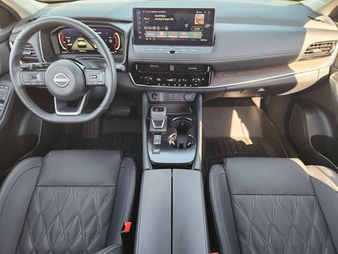 Used 2024 Nissan Rogue Platinum image 18