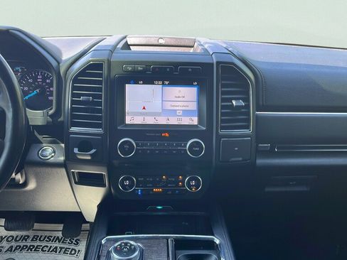 Used 2018 Ford Expedition Limited w/ Equipment Group 301A AWD/4WD image 10