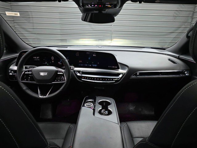 Used 2024 Cadillac Lyriq Sport AWD/4WD image 12