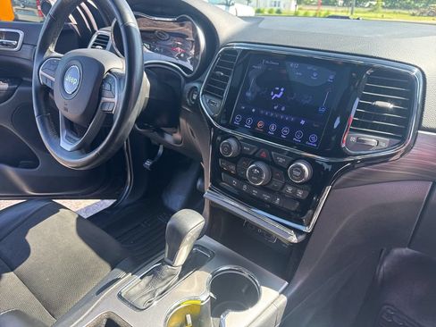 Used 2019 Jeep Grand Cherokee Altitude AWD/4WD image 38
