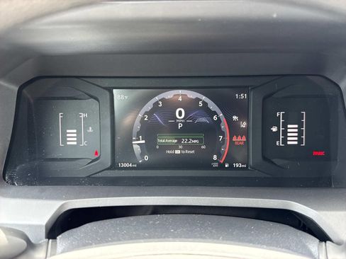 Used 2025 Toyota Tacoma SR5 AWD/4WD image 18