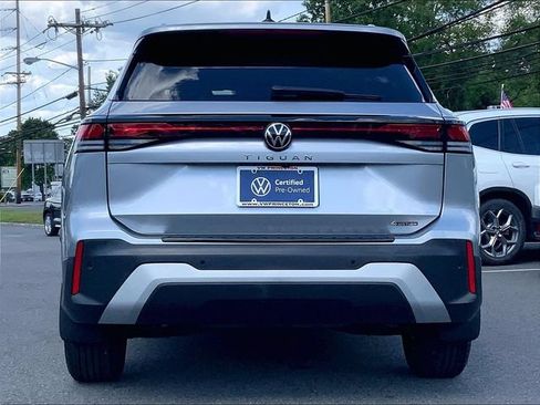 Used 2025 Volkswagen Tiguan S AWD/4WD image 6