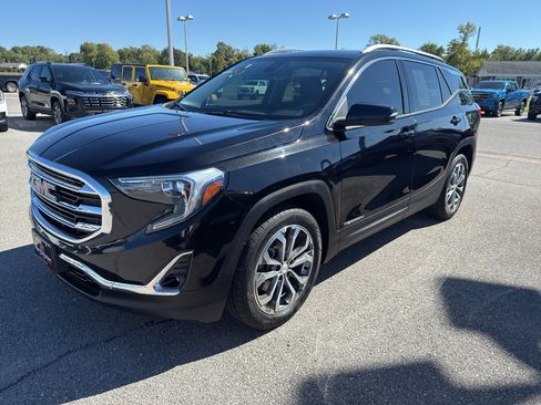 Used 2020 GMC Terrain SLT w/ Preferred Package image 1