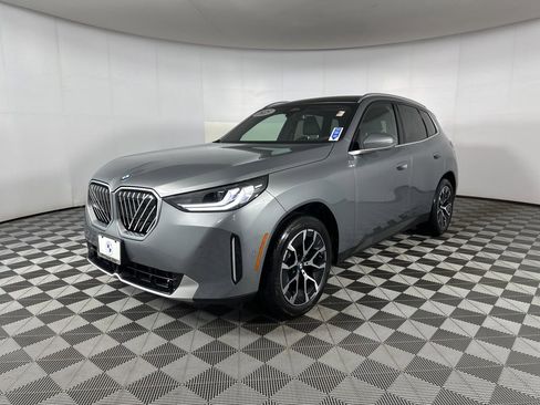 Used 2025 BMW X3 xDrive30i w/ Convenience Package AWD/4WD image 4