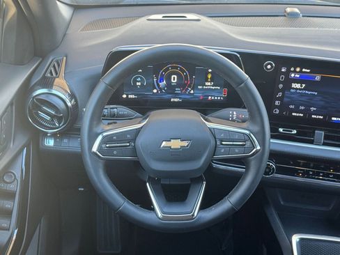 Used 2025 Chevrolet Equinox LT image 27