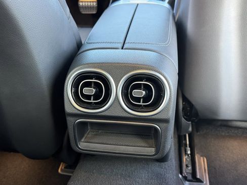 Used 2024 Mercedes-Benz CLE 450 4MATIC Cabriolet image 9