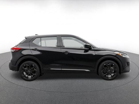 Used 2026 Nissan Kicks SR FWD image 12