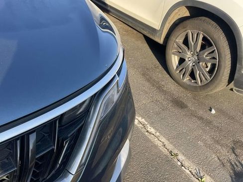 Used 2024 Kia Carnival EX image 9