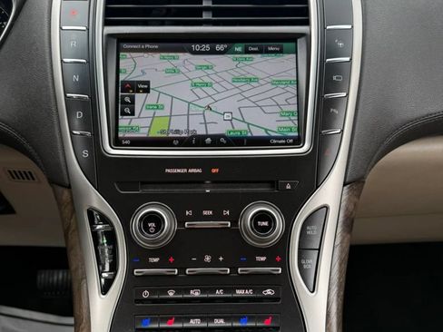 Used 2016 Lincoln MKX Reserve w/ Technology Package AWD/4WD image 37