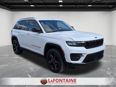 Certified 2024 Jeep Grand Cherokee Altitude AWD/4WD image 7