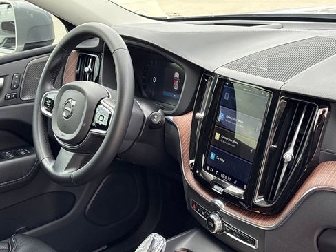 Used 2023 Volvo XC60 B5 Ultimate w/ Climate Package image 36