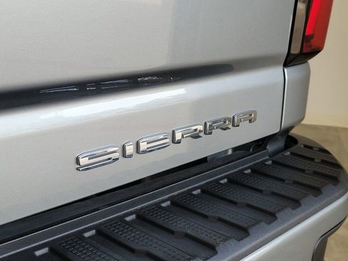 Used 2024 GMC Sierra 2500 Denali w/ Denali Reserve Package image 8