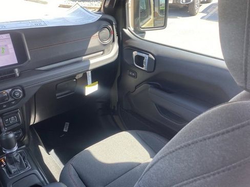 New 2025 Jeep Wrangler Rubicon w/ Technology Group image 35