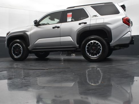 Used 2025 Toyota 4Runner TRD Off-Road Premium AWD/4WD image 38
