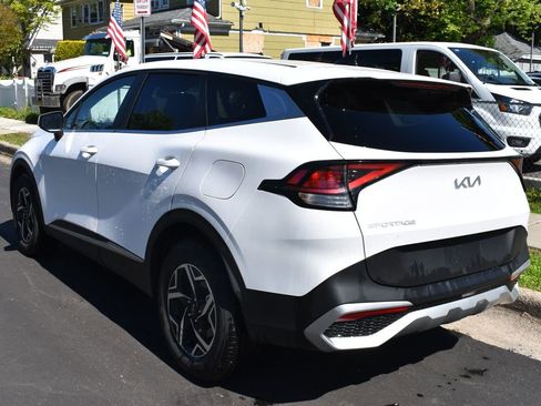 Used 2025 Kia Sportage LX FWD image 8