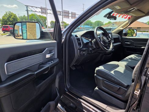 Used 2019 RAM 2500 Big Horn w/ Protection Group AWD/4WD image 5