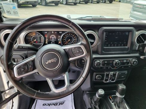 Used 2020 Jeep Wrangler Unlimited Sahara AWD/4WD image 10