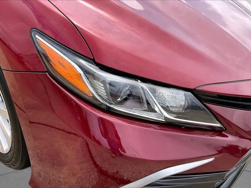 Used 2021 Toyota Camry LE w/ Convenience Package FWD image 28