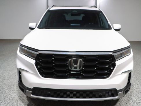 Used 2023 Honda Pilot Touring image 4