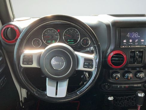 Used 2015 Jeep Wrangler Unlimited Sport AWD/4WD image 10