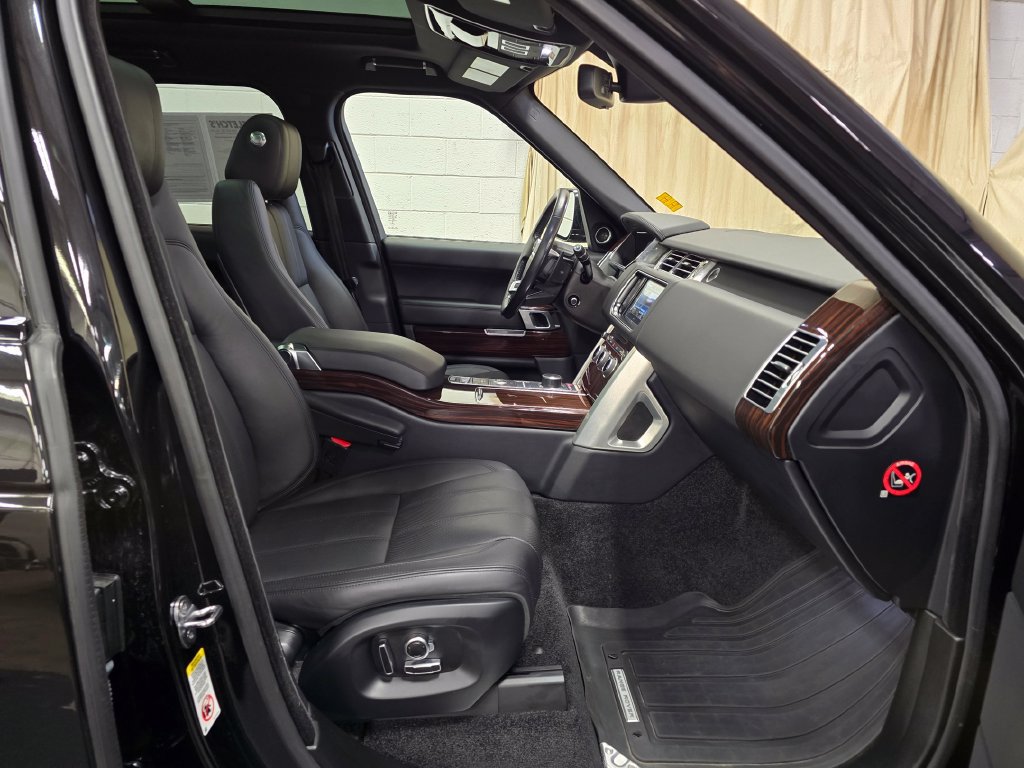 Used 2016 Land Rover Range Rover Supercharged AWD/4WD image 35