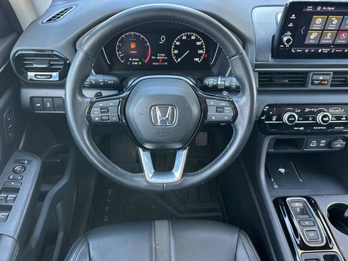 Used 2025 Honda Pilot EX-L image 14