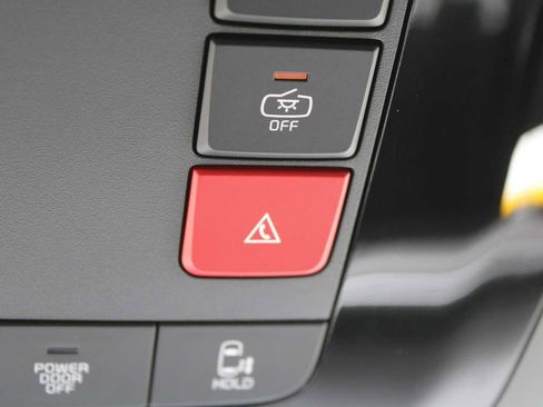 New 2025 Kia Carnival EX image 60