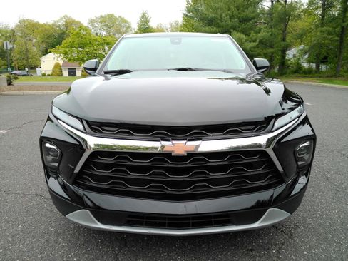 Used 2025 Chevrolet Blazer LT AWD/4WD image 2