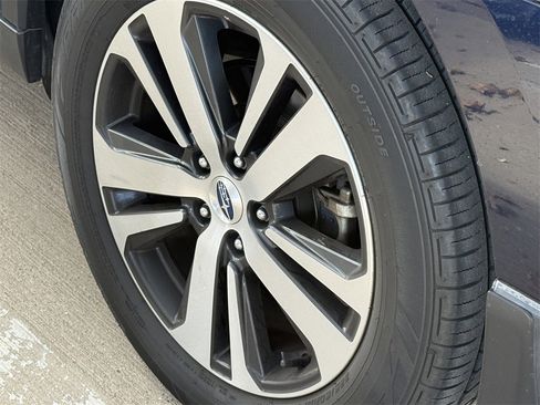 Used 2018 Subaru Outback 2.5i Limited image 11