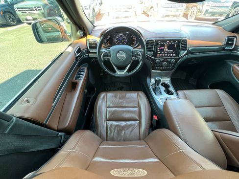 Used 2021 Jeep Grand Cherokee Overland AWD/4WD image 12
