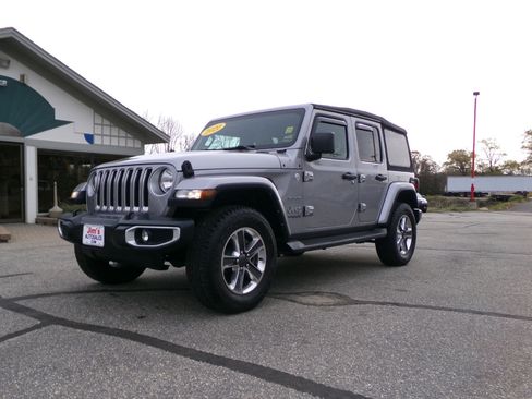 Used 2020 Jeep Wrangler Unlimited Sahara image 29
