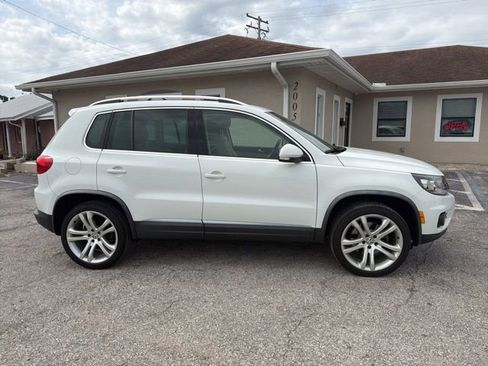 Used 2016 Volkswagen Tiguan SEL FWD image 4