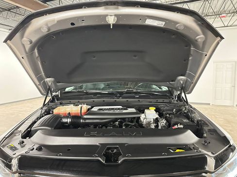 Used 2022 RAM 1500 Limited w/ Night Edition AWD/4WD image 4