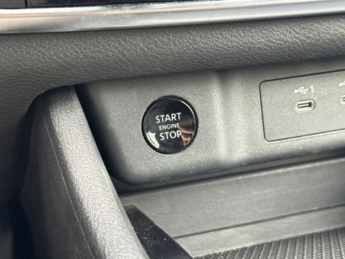 Used 2024 Nissan Rogue SV AWD/4WD image 23