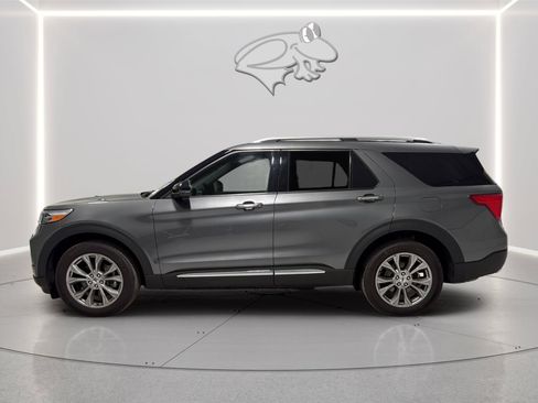 Used 2023 Ford Explorer Limited w/ Equipment Group 301A AWD/4WD image 2