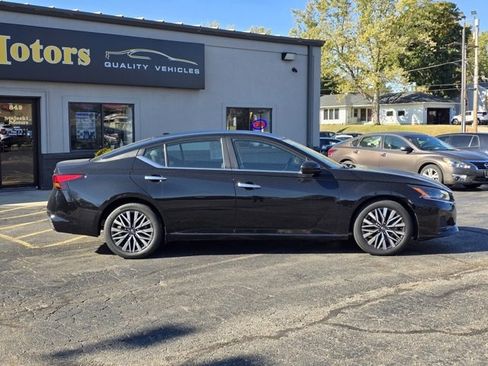 Used 2024 Nissan Altima 2.5 SV image 8