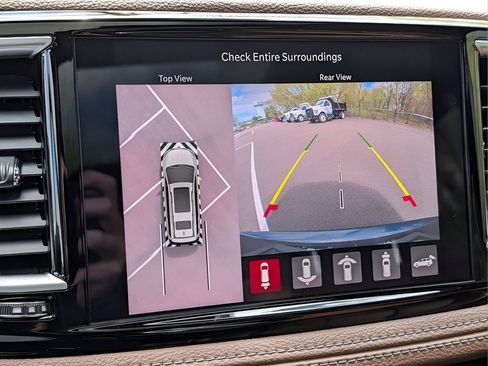 Used 2021 Chrysler Pacifica Limited w/ Uconnect Theater Family Group AWD/4WD image 27