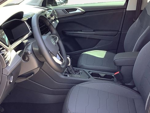 New 2026 Volkswagen Taos SE FWD image 22