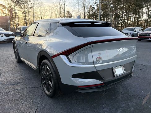 Used 2025 Kia EV6 Light image 5