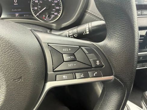 Used 2024 Nissan Sentra SV FWD image 14