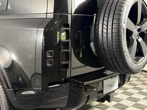 Used 2024 Land Rover Defender 110 X-Dynamic SE AWD/4WD image 13