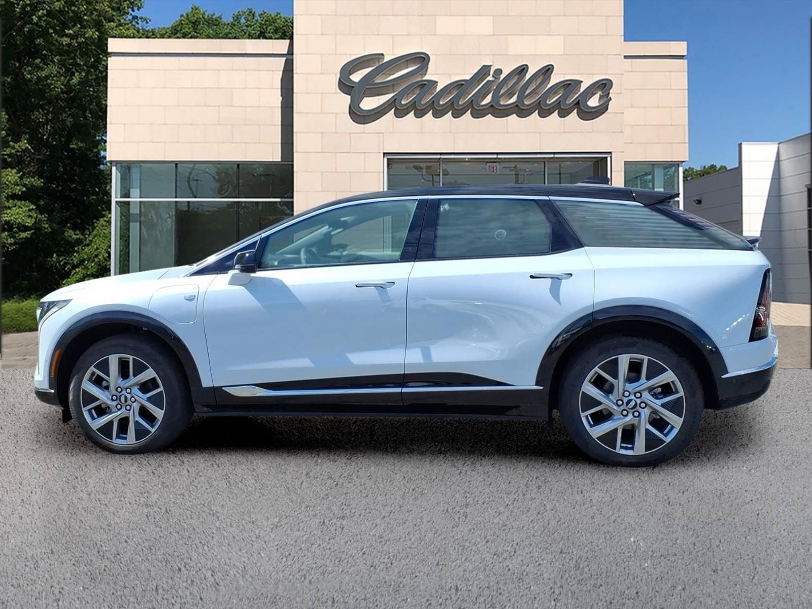 New 2027 Cadillac Optiq Luxury w/ LPO, Floor Liner Package AWD/4WD image 2