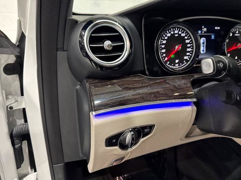 Used 2019 Mercedes-Benz E 300 image 28
