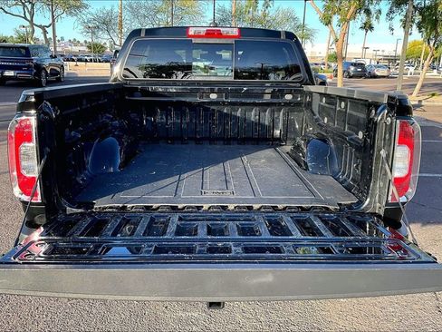 Used 2019 GMC Canyon SLE w/ SLE Convenience Package image 17