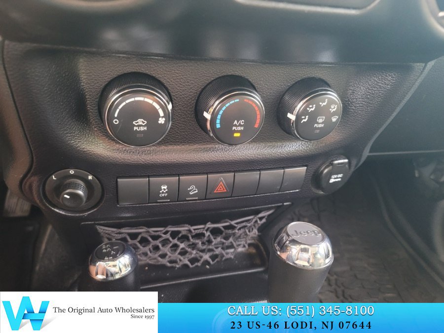 Used 2015 Jeep Wrangler Unlimited Sport w/ Dual Top Group AWD/4WD image 21